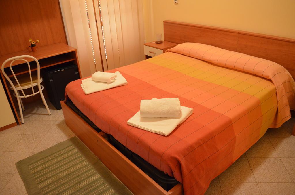Hotel Barbieri Vibo Valentia Marina Cameră foto